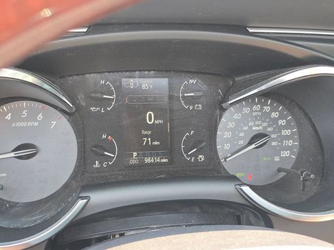 Used 2018 Toyota Sequoia Platinum AWD/4WD image 30