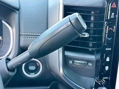 New 2026 RAM 2500 Laramie AWD/4WD image 12