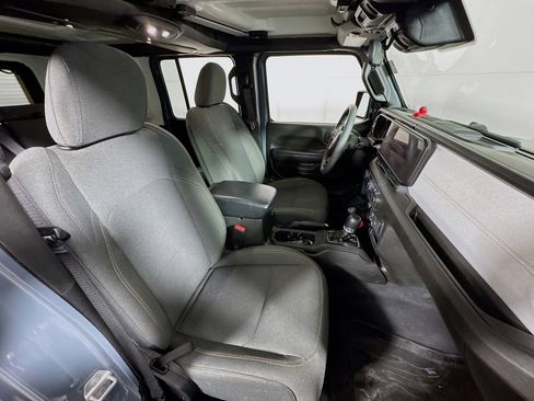 Used 2024 Jeep Wrangler Unlimited image 26