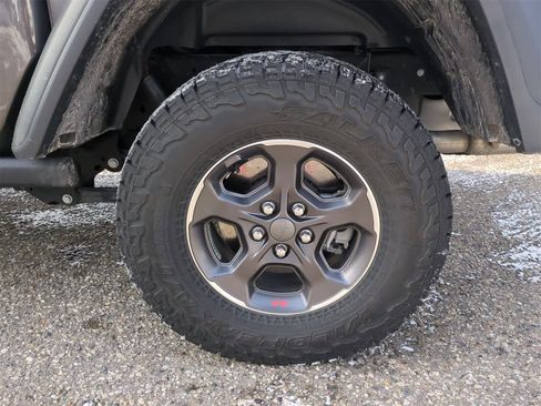 Certified 2023 Jeep Gladiator Rubicon w/ Cold Weather Group image 14