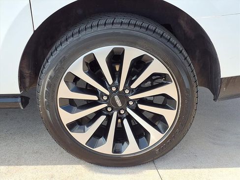 Used 2022 Lincoln Navigator L Reserve AWD/4WD image 25