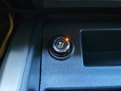 Used 2021 Nissan Titan Platinum Reserve w/ Moonroof Package image 29