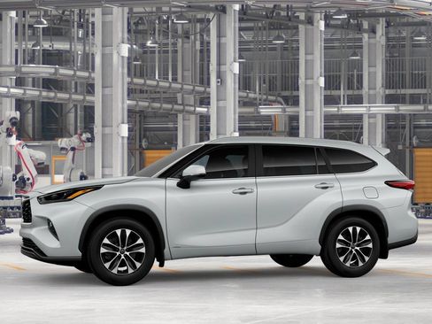 New 2026 Toyota Highlander XLE AWD/4WD image 3