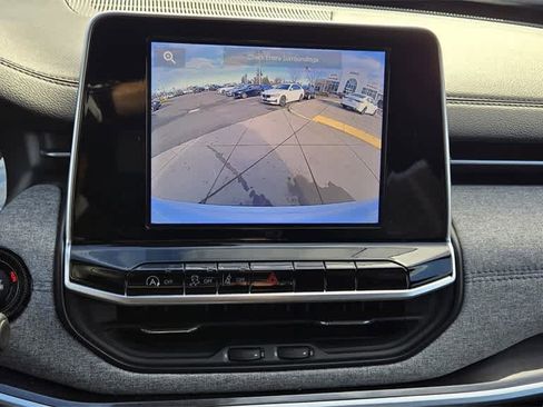 Used 2025 Jeep Compass Sport image 20