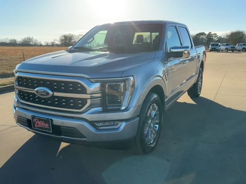 Used 2023 Ford F150 Platinum image 3