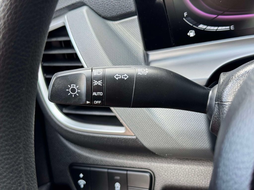 Used 2024 Kia Seltos LX AWD/4WD image 20