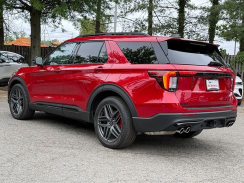 Used 2025 Ford Explorer ST AWD/4WD image 5