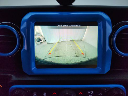 Used 2021 Jeep Wrangler Unlimited Sahara AWD/4WD image 20