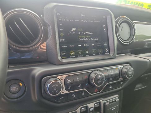 Used 2022 Jeep Wrangler Unlimited Sport AWD/4WD image 25