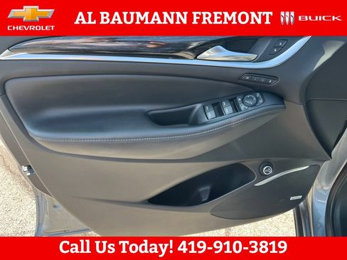 Used 2021 Buick Enclave Avenir w/ Avenir Technology Package FWD image 10