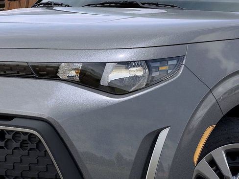 Used 2025 Kia Soul LX FWD image 10