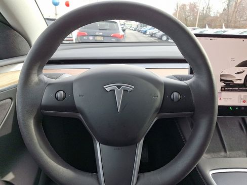 Used 2023 Tesla Model Y Long Range image 17
