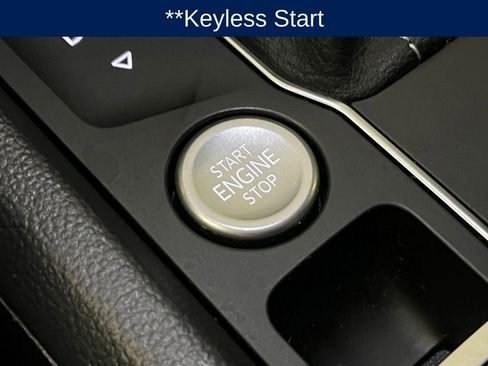 Used 2022 Volkswagen Atlas Cross Sport SE image 16