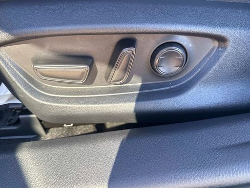 Used 2025 Toyota Camry SE image 17