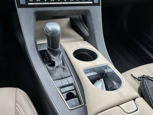 Used 2021 Toyota Avalon XLE image 12