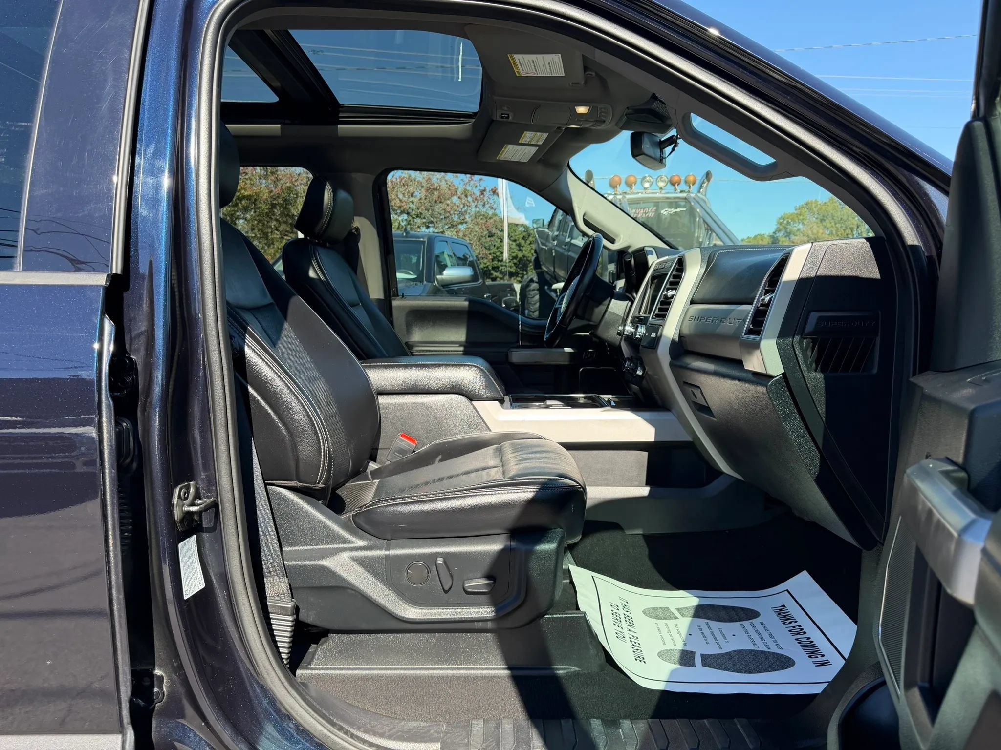 Used 2021 Ford F250 Lariat w/ Tremor Off-Road Package AWD/4WD image 26