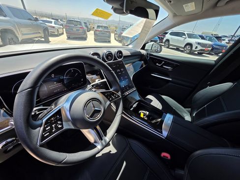 Used 2024 Mercedes-Benz GLC 300 4MATIC image 12