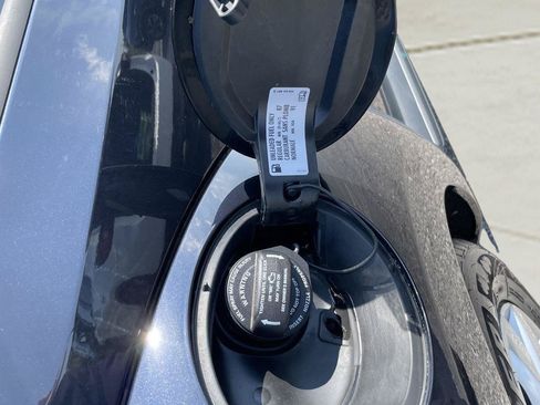 Used 2018 Volkswagen Beetle 2.0T FWD image 11