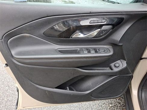 Used 2022 GMC Terrain AT4 w/ Tech Package image 9