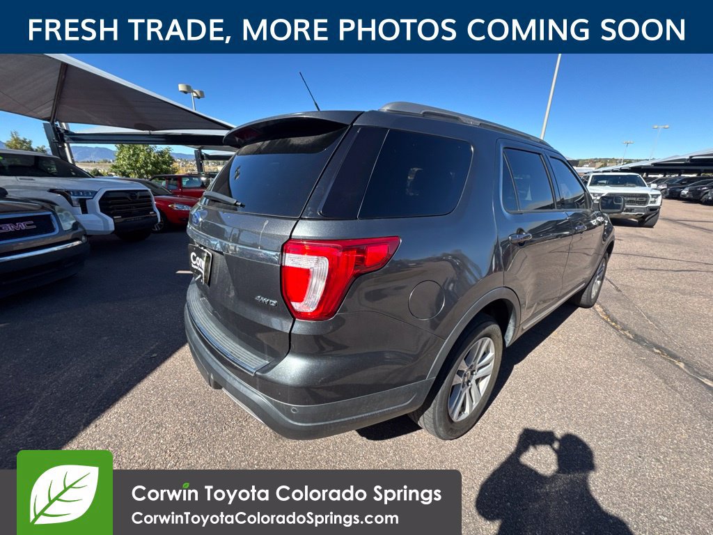 Used 2018 Ford Explorer XLT w/ Equipment Group 202A AWD/4WD image 8