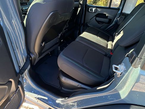 Used 2025 Jeep Wrangler Unlimited Rubicon 4xe w/ Convenience Group image 23