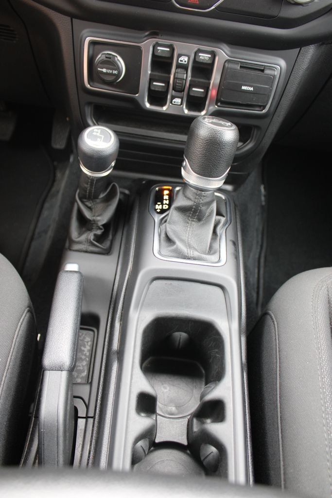 Used 2019 Jeep Wrangler Unlimited Sport S AWD/4WD image 41