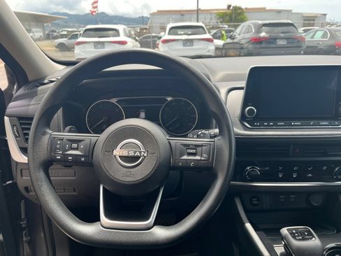 Used 2024 Nissan Rogue S AWD/4WD image 33