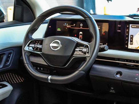 Used 2023 Nissan Ariya AWD image 26