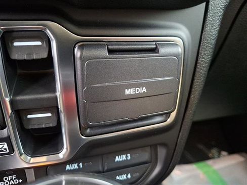 New 2026 Jeep Gladiator Sport image 19