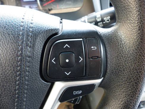 Used 2017 Toyota Sienna LE FWD image 58