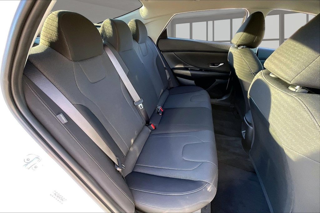 Used 2024 Hyundai Elantra SE FWD image 23