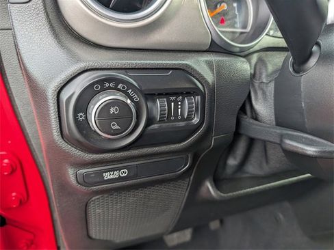 Used 2020 Jeep Gladiator Overland image 18