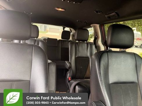 Used 2019 Dodge Grand Caravan SXT FWD image 4