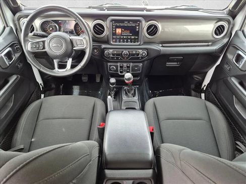 Used 2018 Jeep Wrangler Unlimited Sahara AWD/4WD image 16