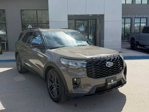 New 2026 Ford Explorer ST w/ Sun And Sound Package AWD/4WD image 4