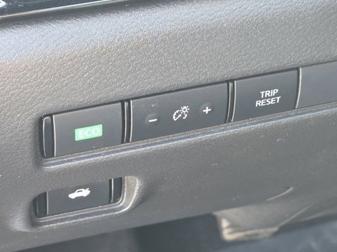 Used 2023 Nissan Sentra SV image 16