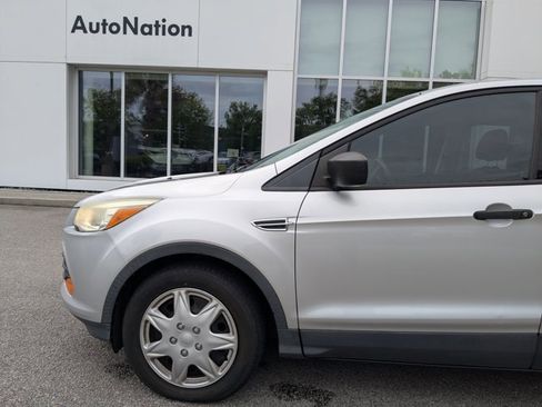Used 2015 Ford Escape S image 8