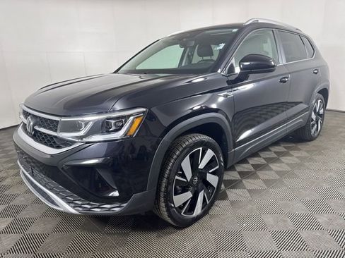 Used 2024 Volkswagen Taos SEL image 8