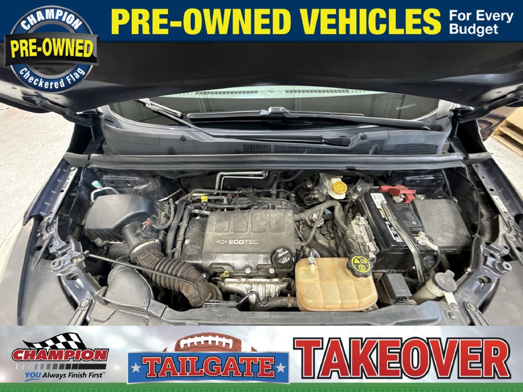 Used 2018 Chevrolet Trax LT w/ Sun & Sound Package FWD image 38