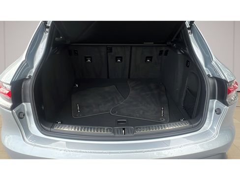 Certified 2025 Porsche Macan S AWD/4WD image 18