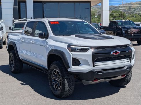 Certified 2024 Chevrolet Colorado ZR2 w/ ZR2 Convenience Package III AWD/4WD image 8