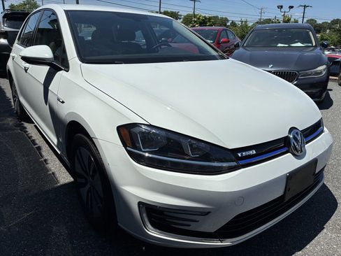 Used 2019 Volkswagen e-Golf SE w/ Driver Assistance Package FWD image 3