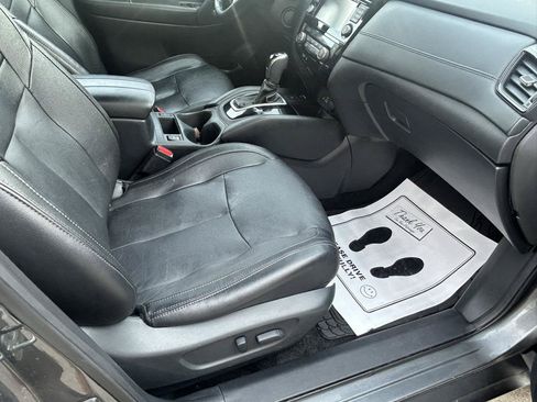 Used 2019 Nissan Rogue SL AWD/4WD image 12