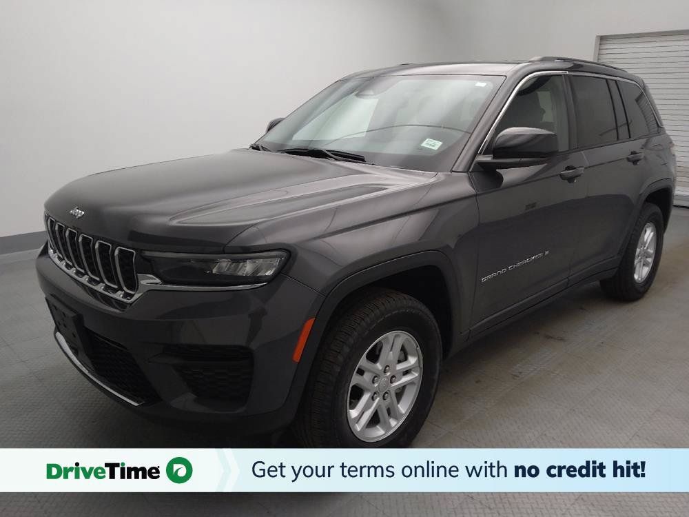 Used 2023 Jeep Grand Cherokee Laredo w/ Luxury Tech Group I AWD/4WD image 1
