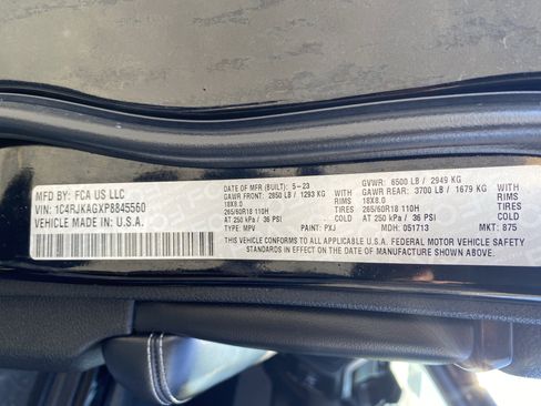 Used 2023 Jeep Grand Cherokee L Laredo image 16