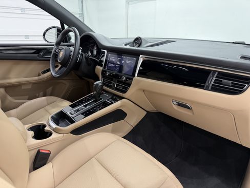 Used 2023 Porsche Macan S AWD/4WD image 22