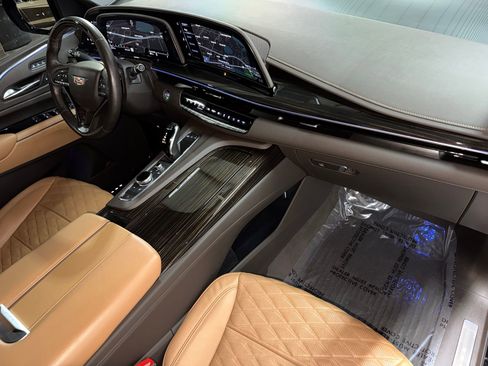 Certified 2022 Cadillac Escalade Premium Luxury w/ Performance Package image 53