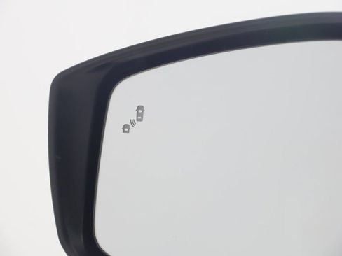 Used 2020 Nissan Versa SV image 20