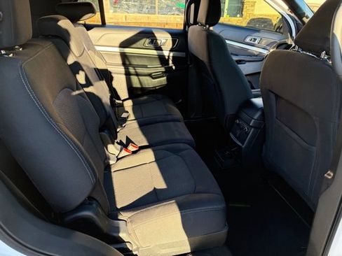 Used 2019 Ford Explorer XLT AWD/4WD image 32