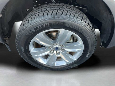 Used 2020 Ford F150 Platinum w/ Equipment Group 701A Luxury image 11